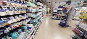 prise de vue d'une surface commerciales avec tags